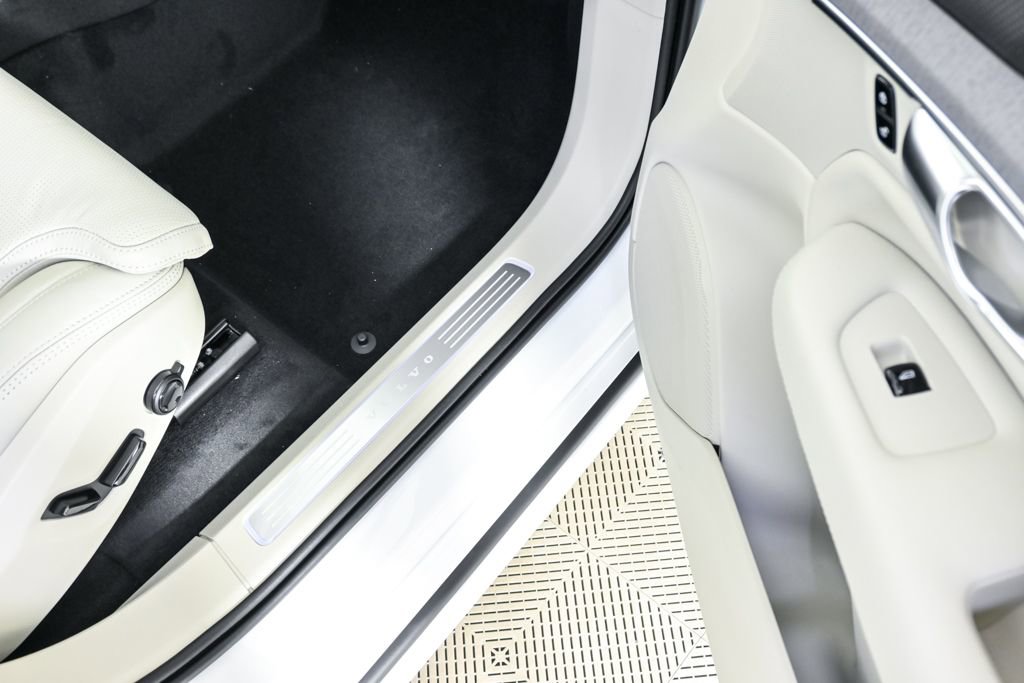 New 2026 Volvo XC90 T8 Ultra w/ Protection Package Premier image 26