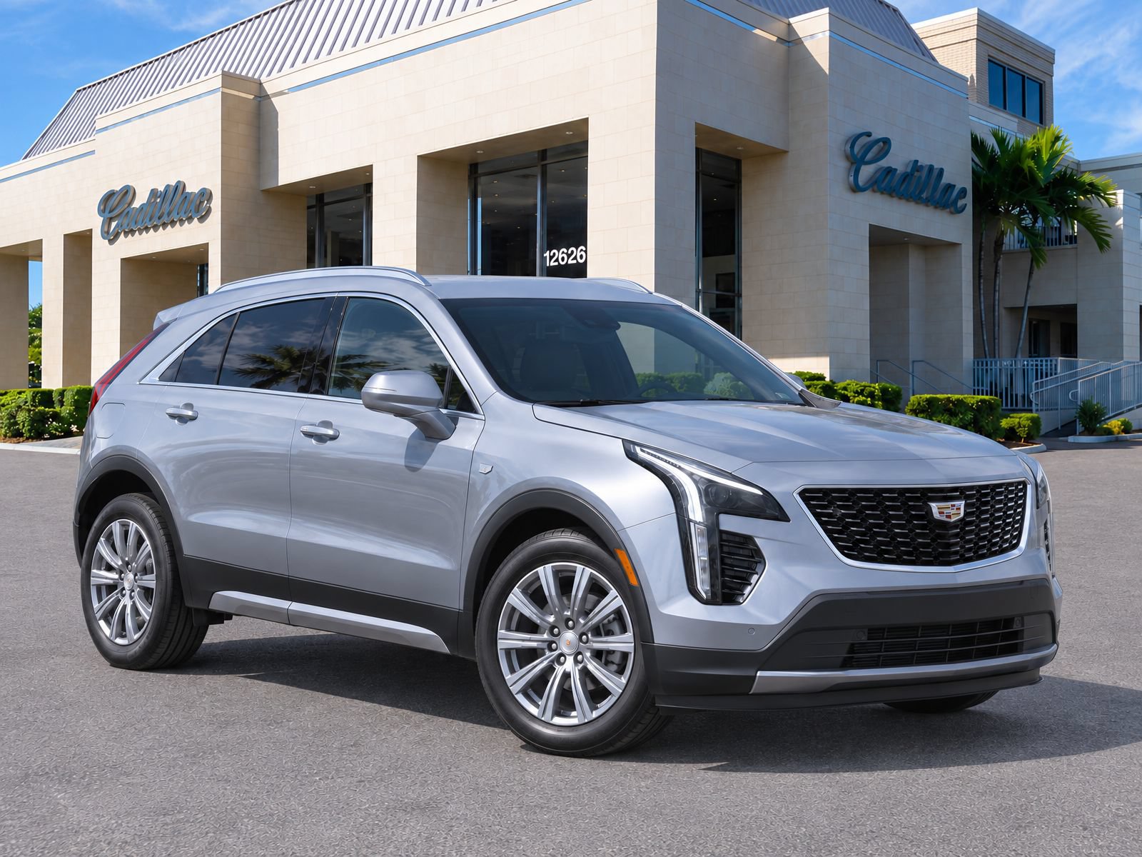 Used 2023 Cadillac XT4 Premium Luxury FWD image 2
