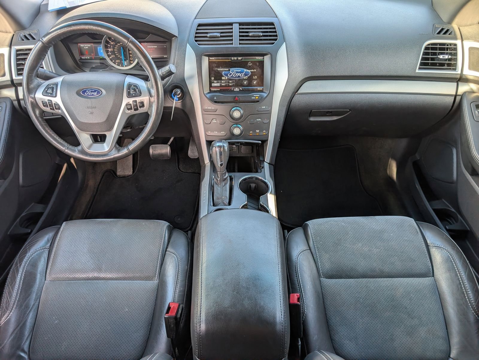 Used 2015 Ford Explorer XLT w/ Equipment Group 202A image 5
