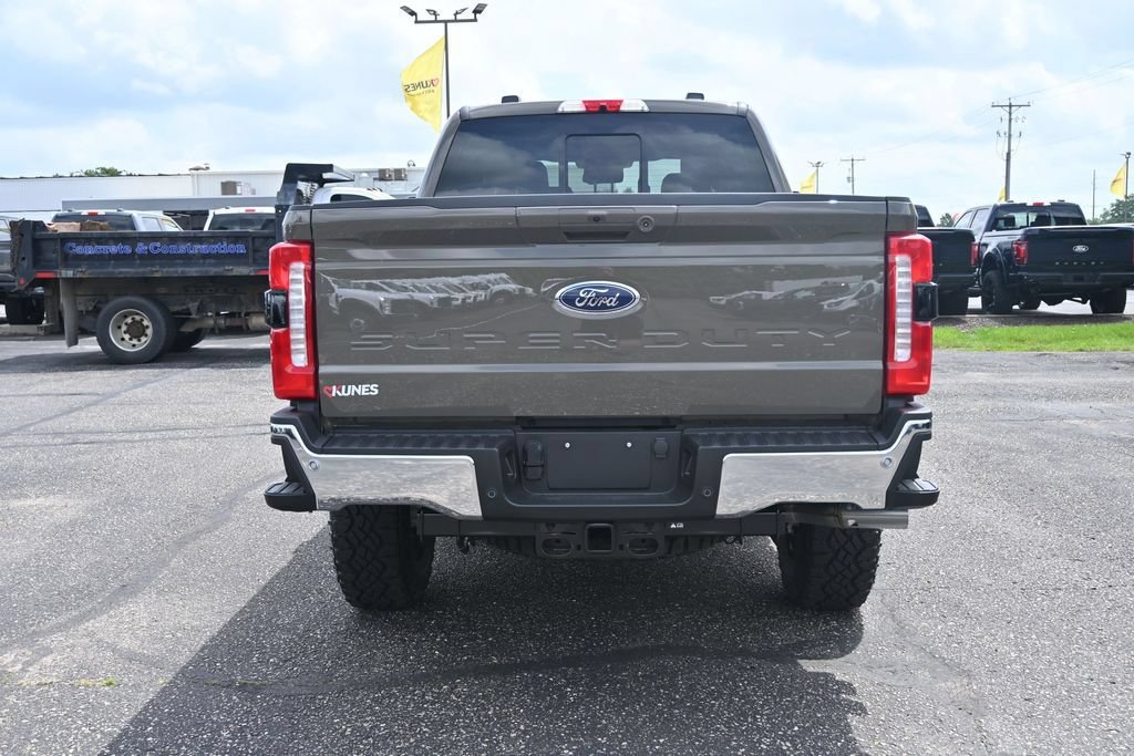 New 2026 Ford F350 Lariat w/ Tremor Off-Road Package AWD/4WD image 7