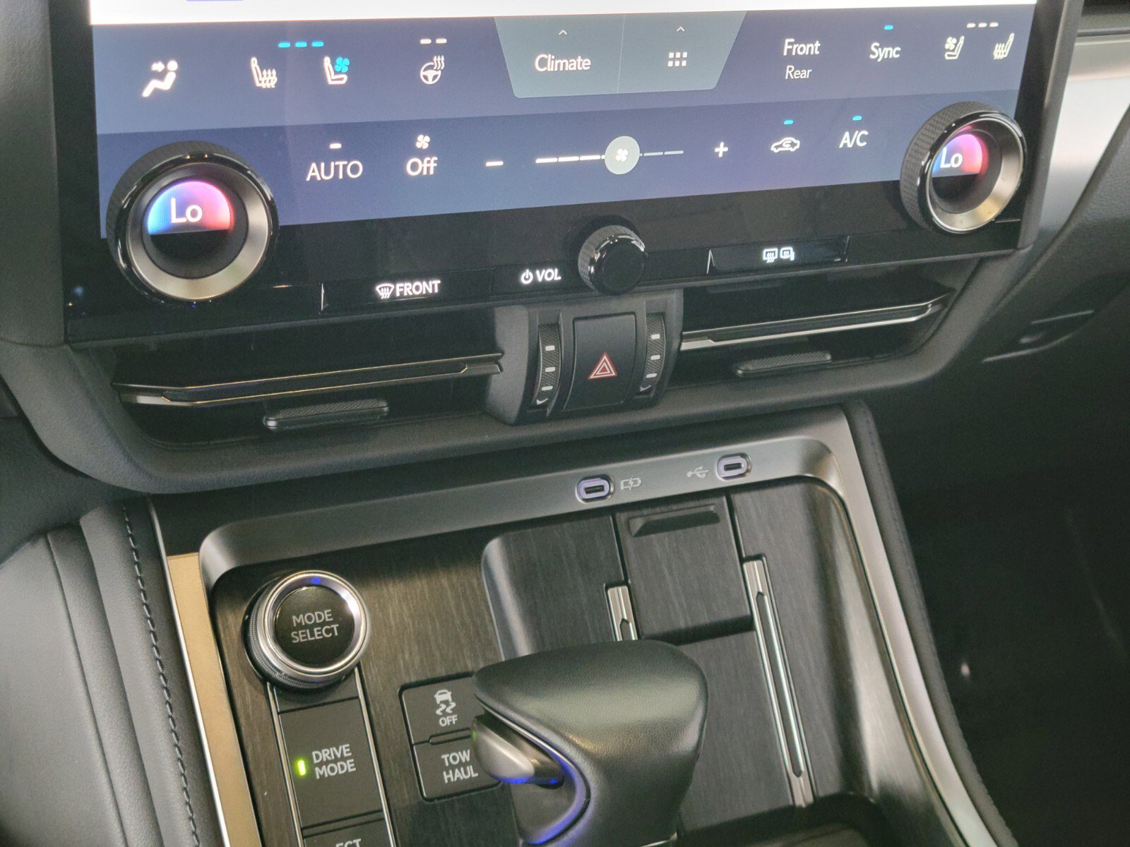 Used 2024 Lexus GX 550 w/ Accessory Package (31) image 24