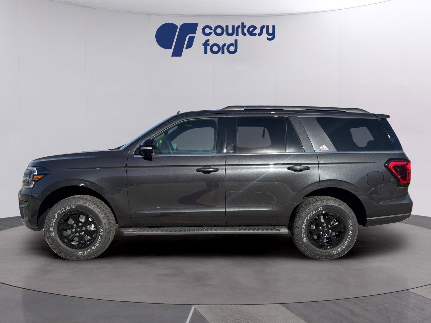 Used 2024 Ford Expedition Timberline image 4