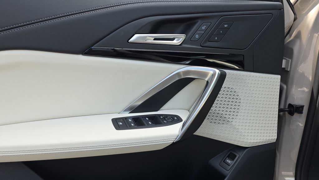 New 2026 BMW X1 xDrive28i AWD/4WD image 12