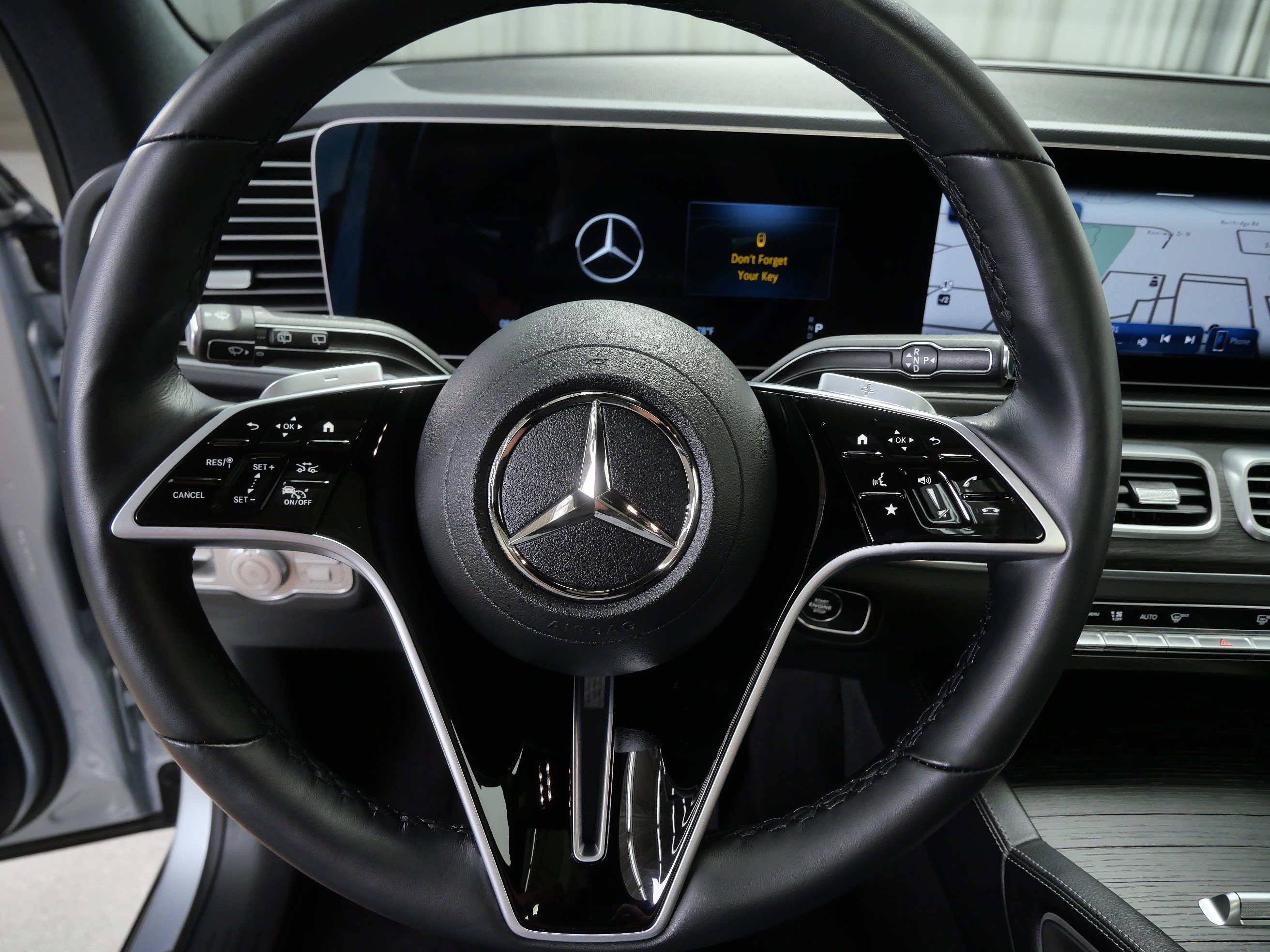 Certified 2025 Mercedes-Benz GLE 450e 4MATIC w/ AMG Line Exterior image 23