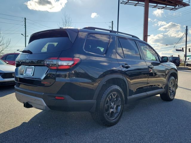 Certified 2025 Honda Pilot TrailSport image 4