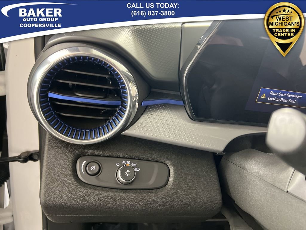 Certified 2024 Chevrolet Trax LT w/ Driver Confidence Package image 18