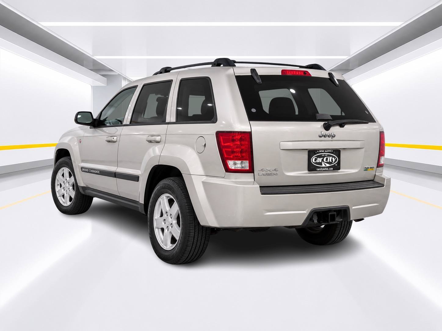 Used 2007 Jeep Grand Cherokee Laredo AWD/4WD image 3