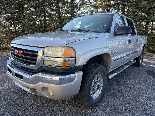 Used 2005 GMC Sierra 2500 SLT w/ Heavy-Duty Power Package AWD/4WD image 2