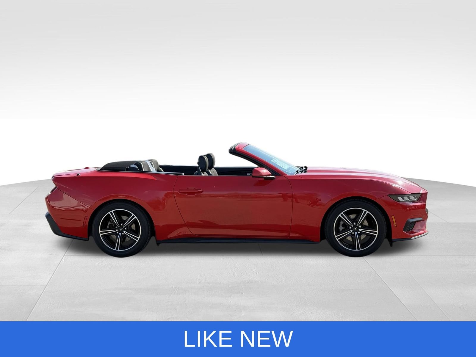 Used 2024 Ford Mustang Convertible image 11