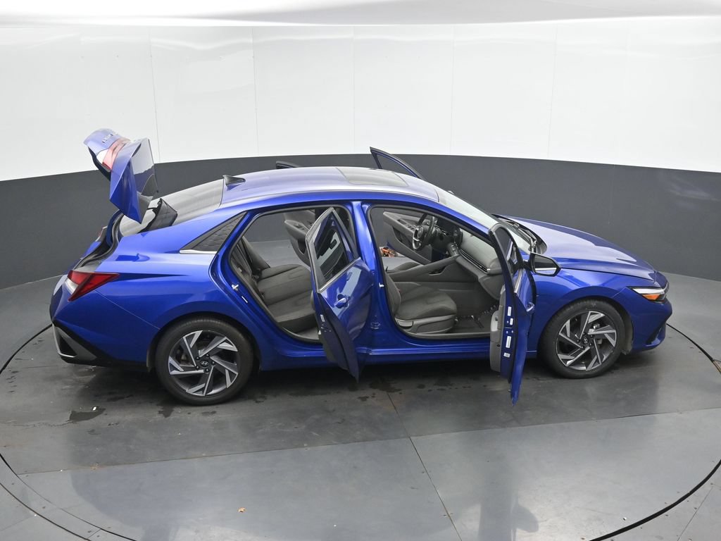 Used 2025 Hyundai Elantra SEL FWD image 47