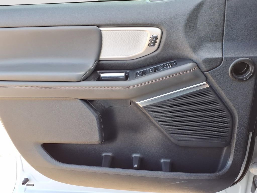 Used 2025 Ford Expedition Active image 20