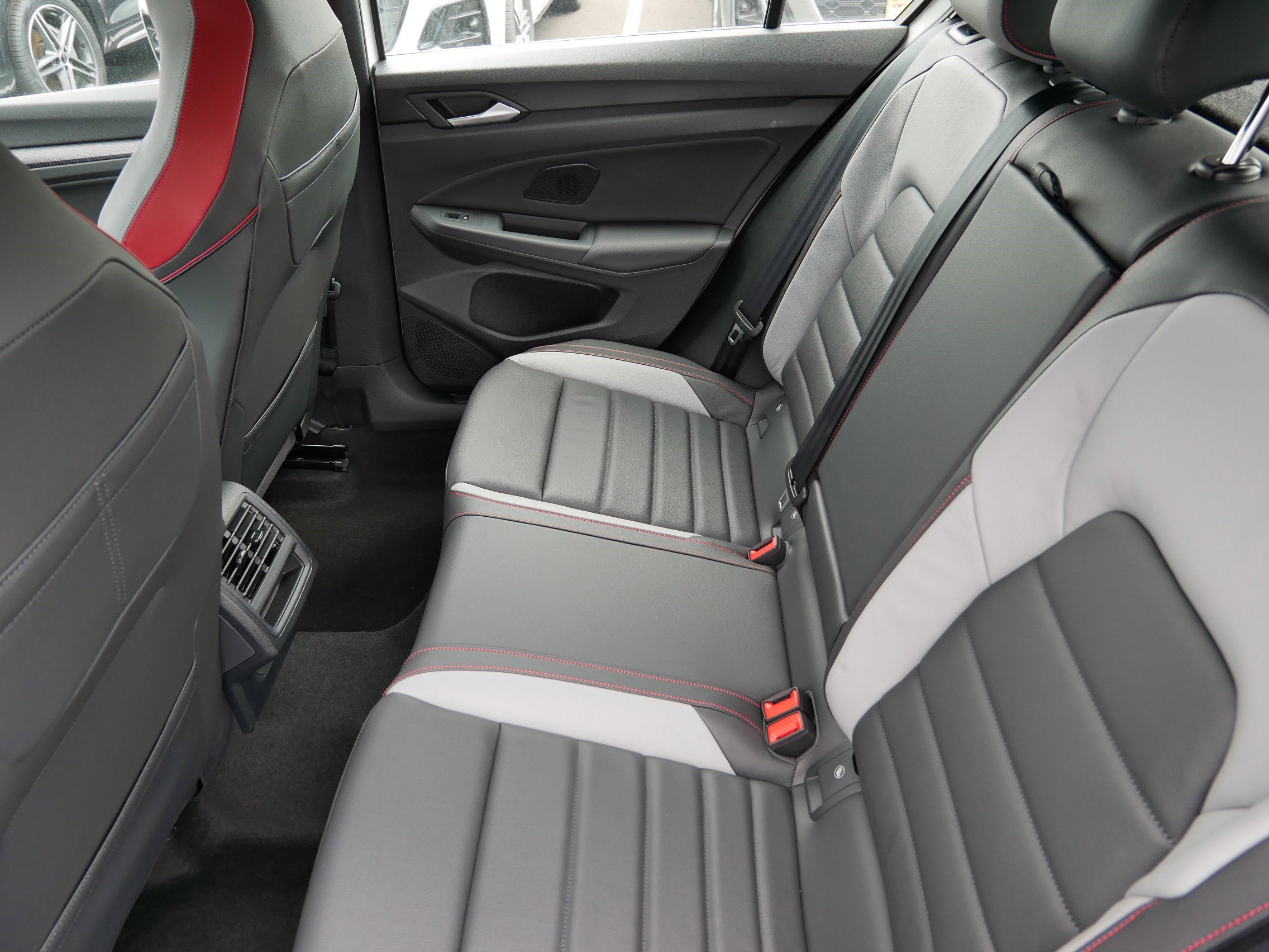 New 2025 Volkswagen GTI SE FWD image 8