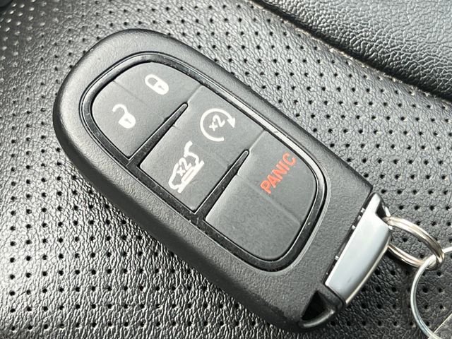 Used 2022 Jeep Cherokee Trailhawk w/ Sun, Sound & Nav Group AWD/4WD image 35