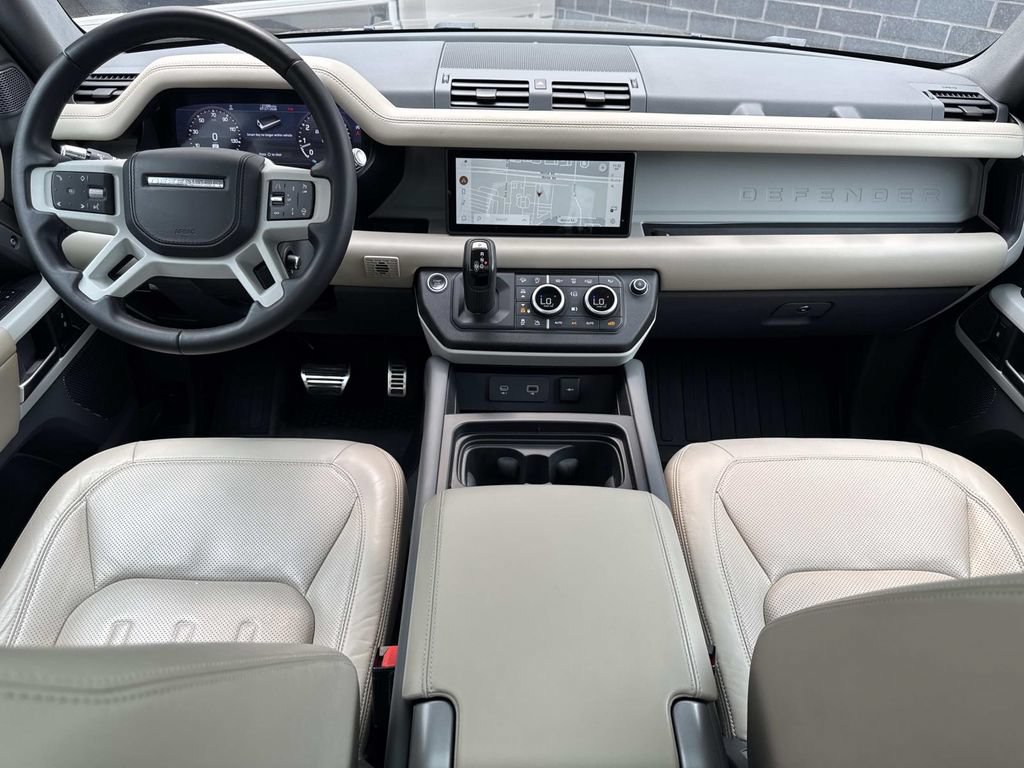 Used 2020 Land Rover Defender 110 HSE AWD/4WD image 18