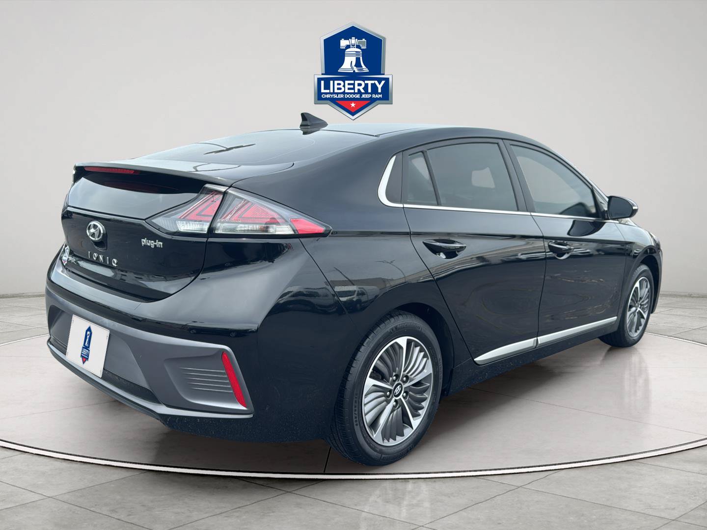 Used 2022 Hyundai Ioniq SEL FWD image 10