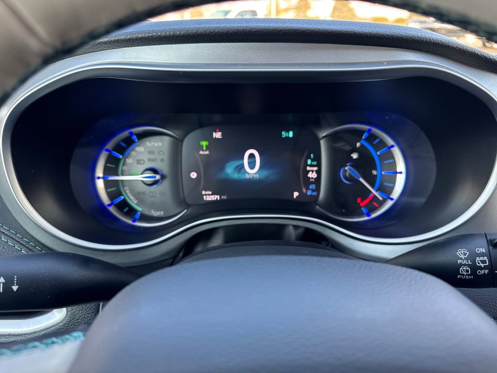 Used 2017 Chrysler Pacifica Platinum image 18