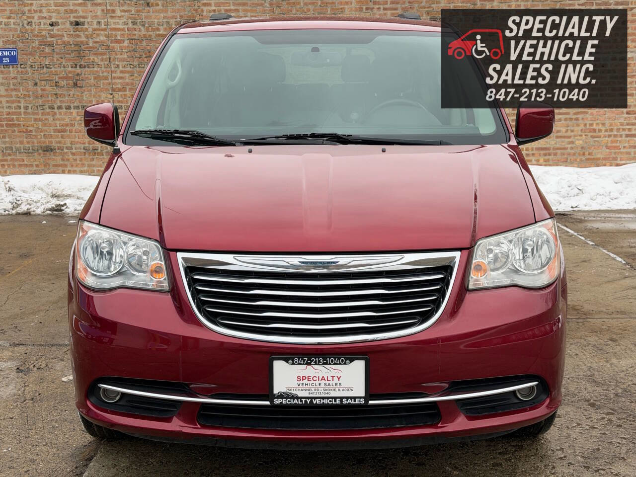 Used 2014 Chrysler Town & Country Touring image 10