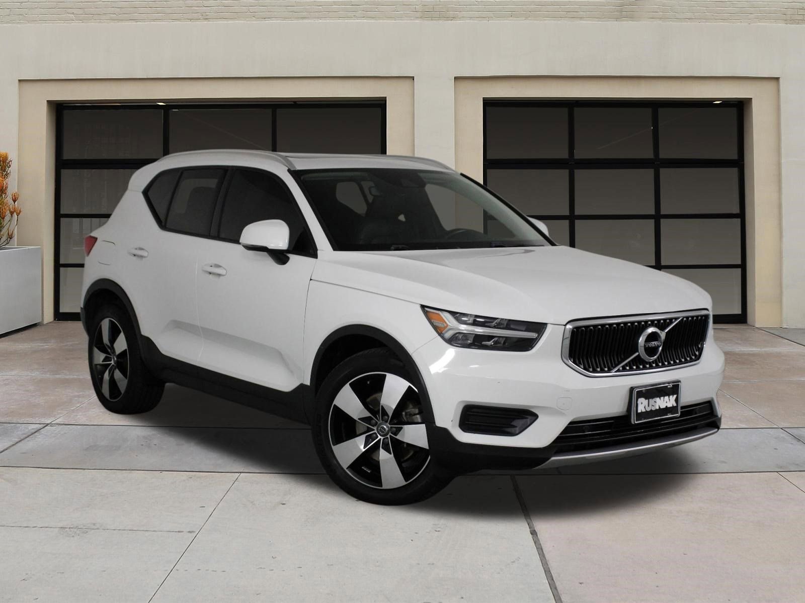 Used 2019 Volvo XC40 T5 Momentum image 34