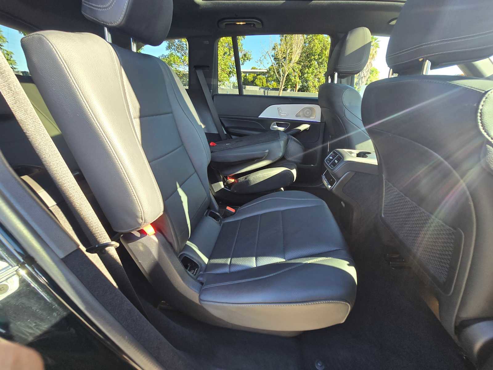 Used 2025 Mercedes-Benz GLS 450 4MATIC image 14