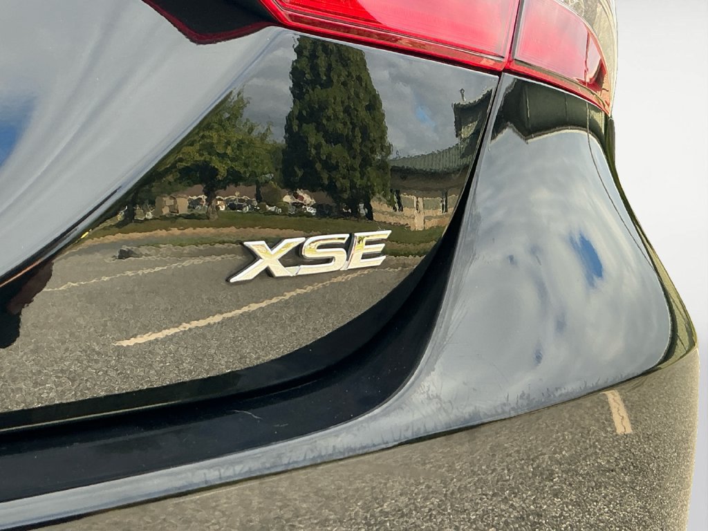 Used 2021 Toyota Camry XSE FWD image 19