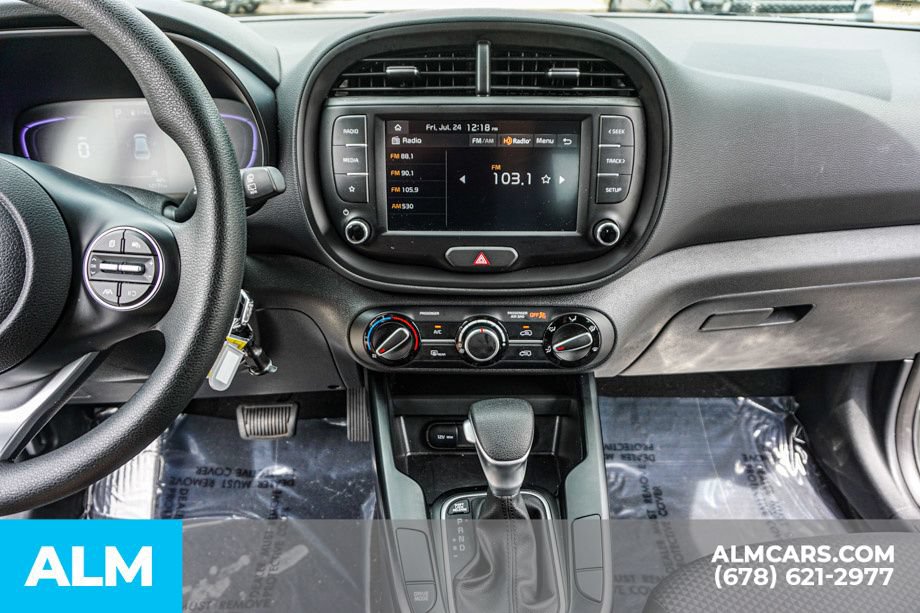 Used 2025 Kia Soul LX w/ LX Technology Package FWD image 38
