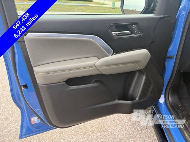 Used 2025 Chevrolet Colorado ZR2 w/ Technology Package AWD/4WD image 13
