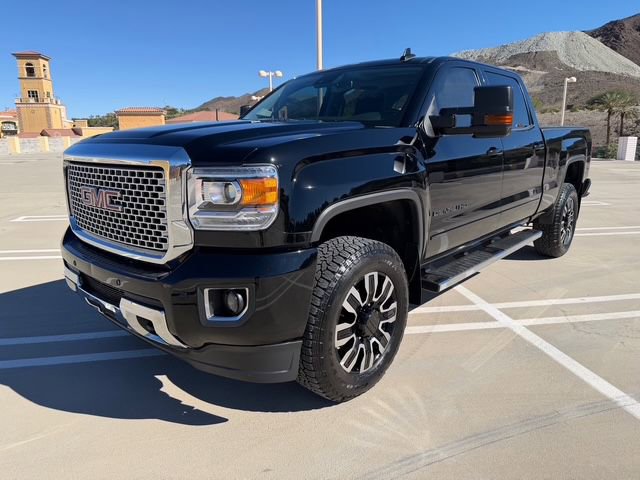Used 2016 GMC Sierra 2500 Denali w/ Duramax Plus Package image 2
