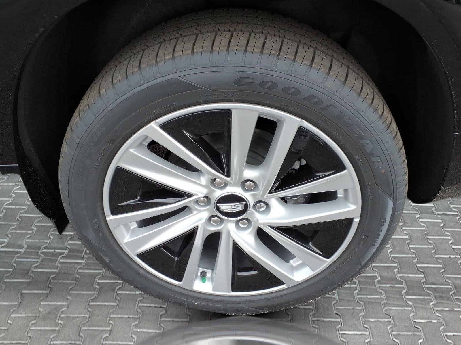 New 2026 Cadillac Vistiq Luxury w/ LPO, Floor Liner Package AWD/4WD image 13