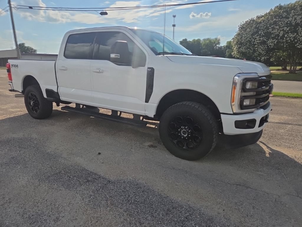 Used 2023 Ford F250 XLT w/ Black Appearance Package AWD/4WD image 12