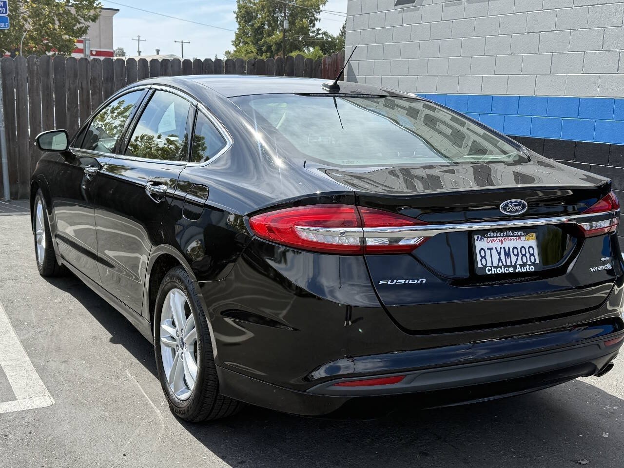 Used 2018 Ford Fusion SE w/ Equipment Group 602A FWD image 4