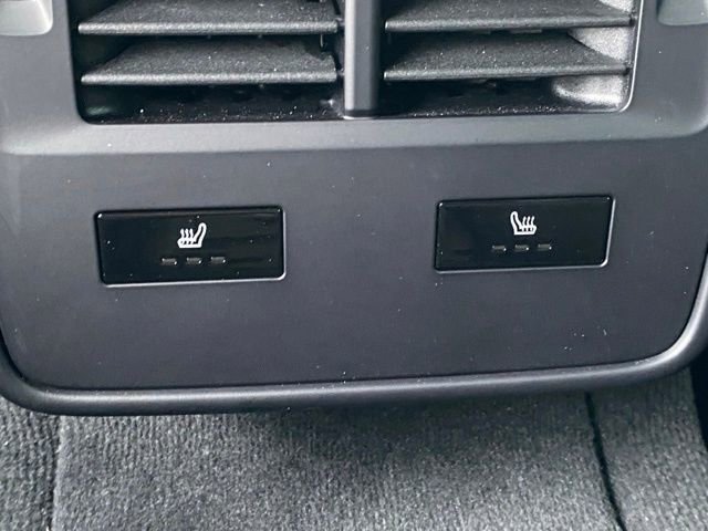 Used 2022 Porsche Taycan 4S image 23