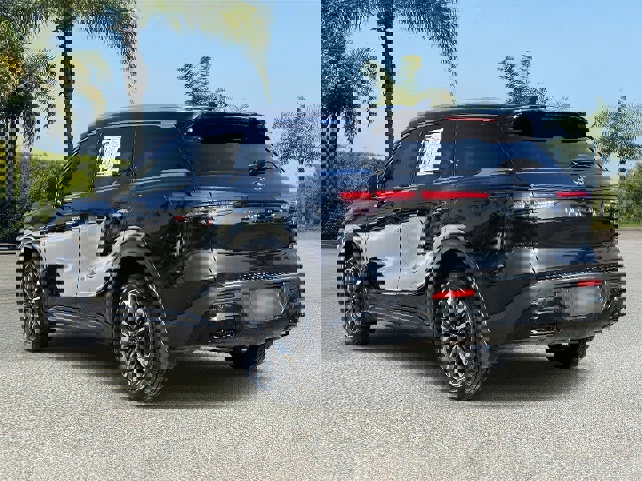 Certified 2023 INFINITI QX60 Luxe w/ Vision Package image 2