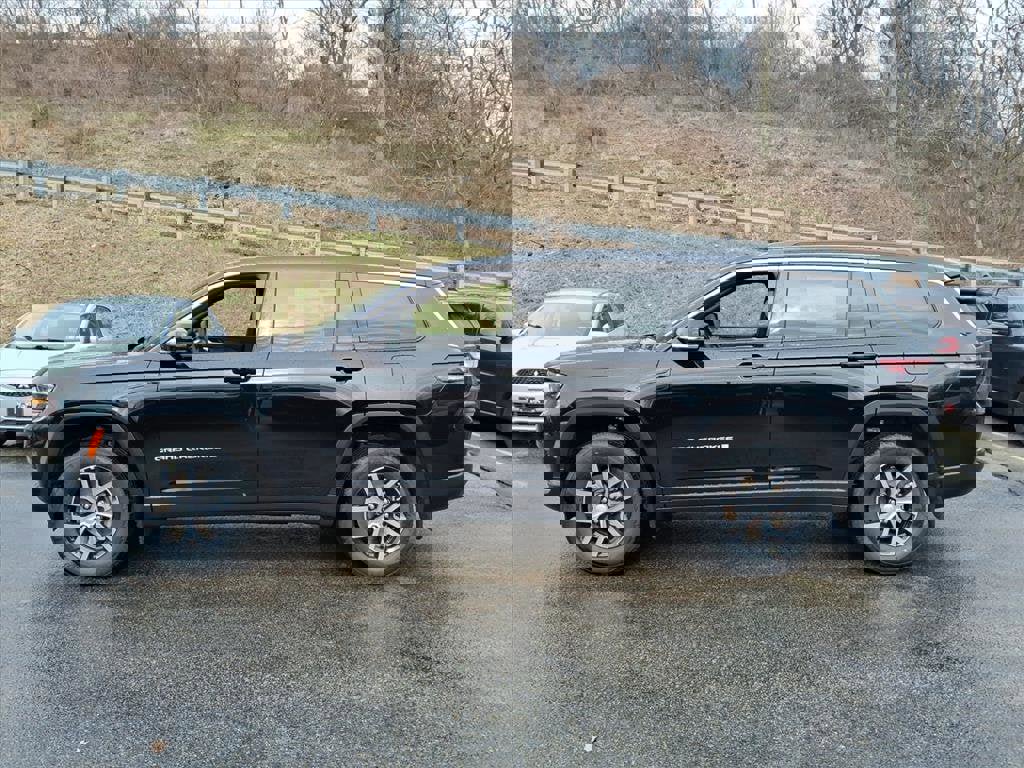 New 2025 Jeep Grand Cherokee L Limited w/ MOPAR Finishing Package image 2