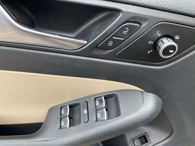 Used 2012 Volkswagen Jetta SEL image 17