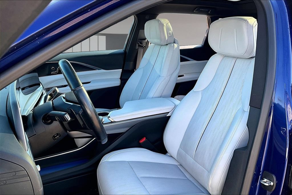 Certified 2024 Cadillac Lyriq Luxury AWD/4WD image 27