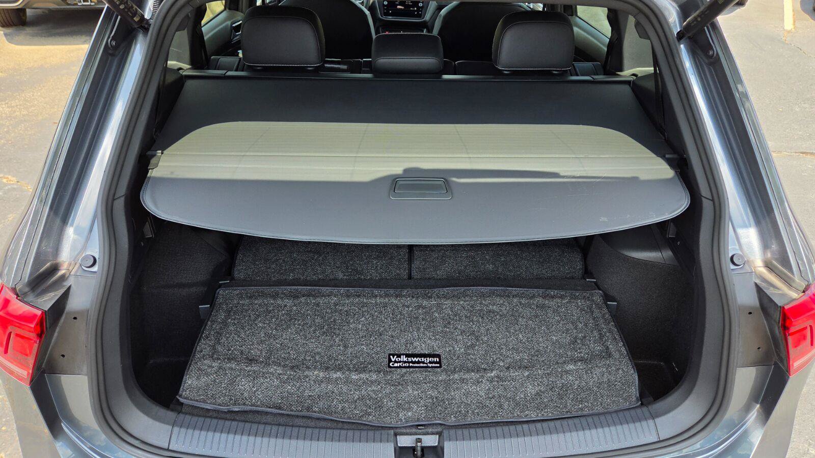 Certified 2024 Volkswagen Tiguan SE R-Line FWD image 68