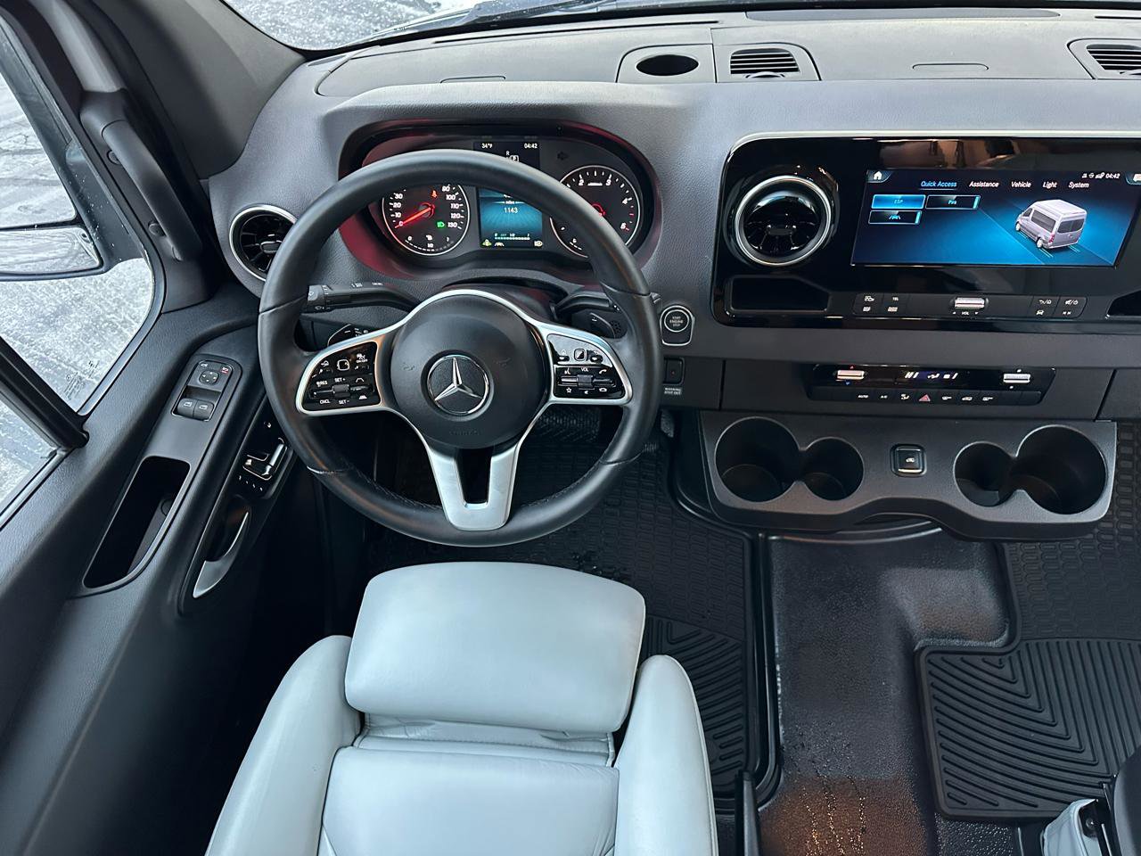 Used 2024 Mercedes-Benz Sprinter 3500 image 24