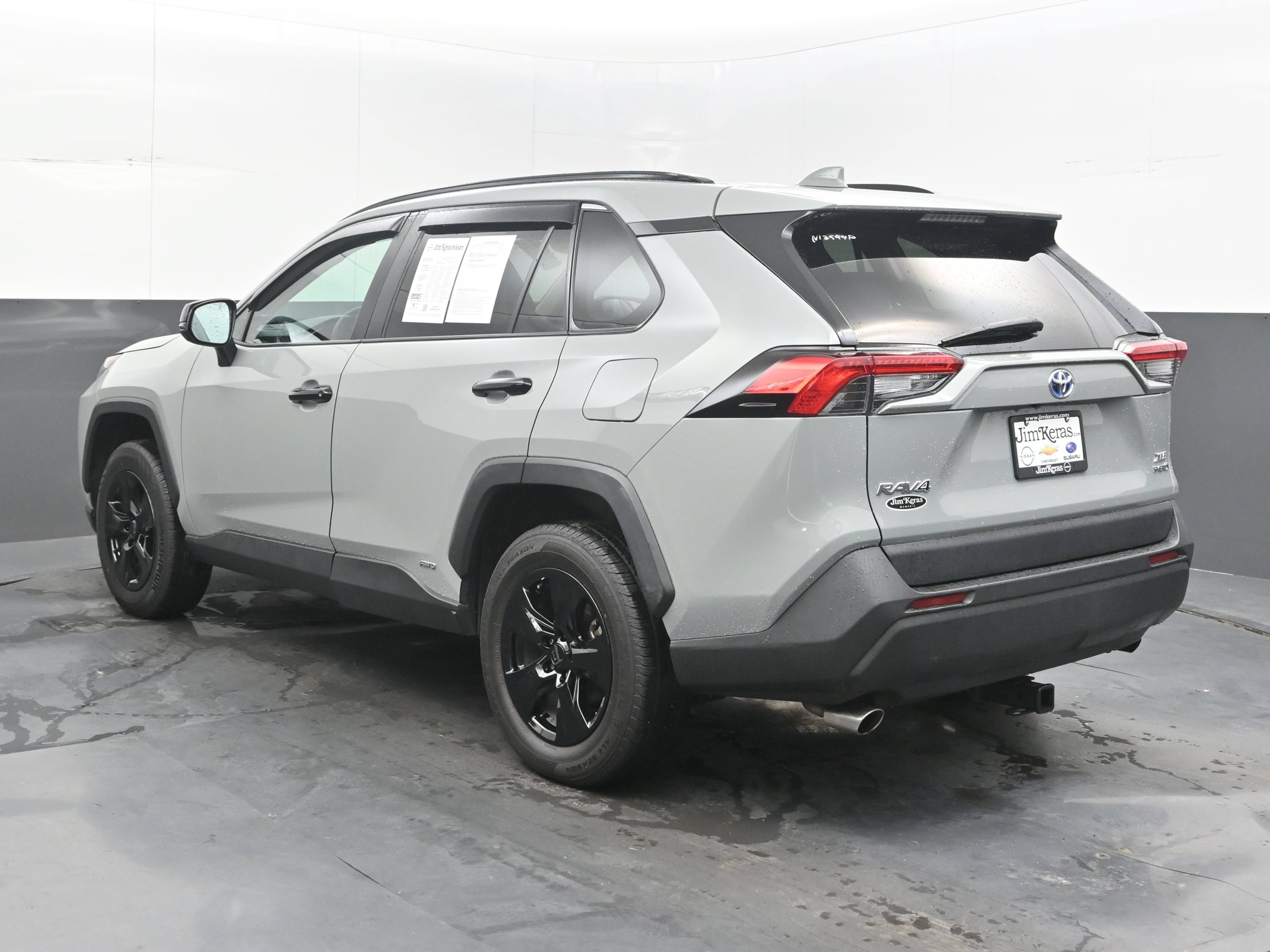 Used 2022 Toyota RAV4 XLE AWD/4WD image 6