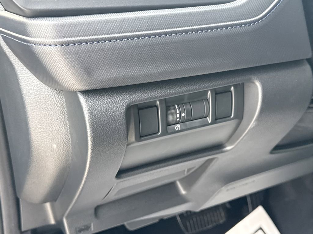 Used 2025 Subaru Forester Premium image 31