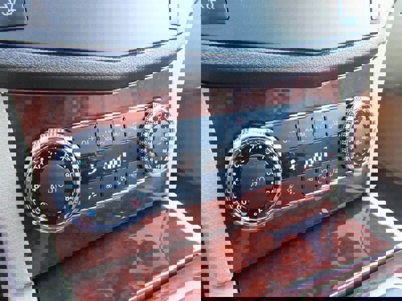 Used 2011 Mercedes-Benz C 300 Sedan image 16