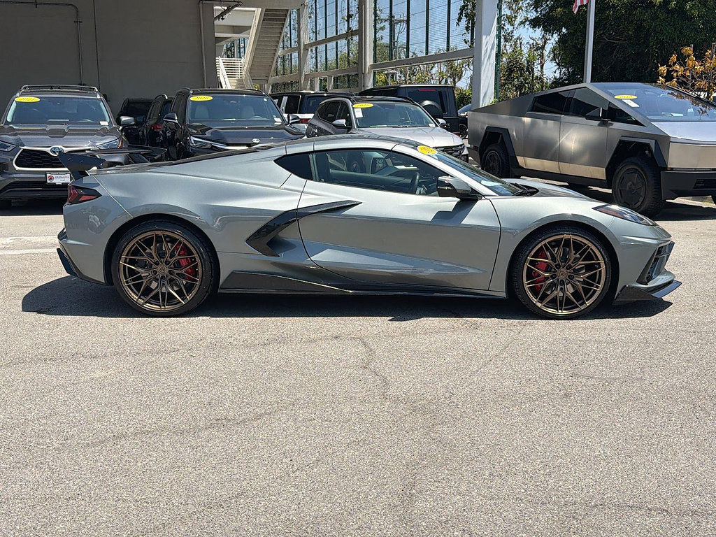 Used 2023 Chevrolet Corvette Stingray Preferred Cpe w/ Z51 Performance Package RWD image 3