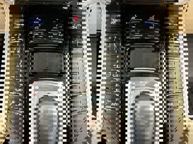 Used 2017 Porsche Cayenne Turbo AWD/4WD image 14