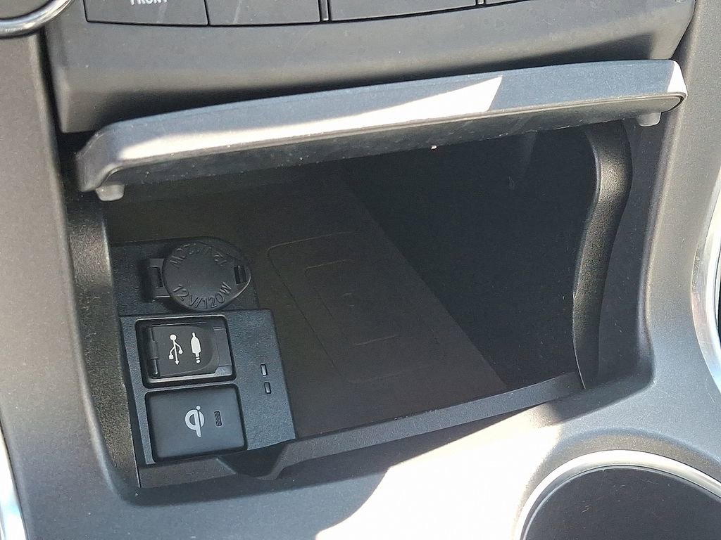 Used 2017 Toyota Camry XLE FWD image 25