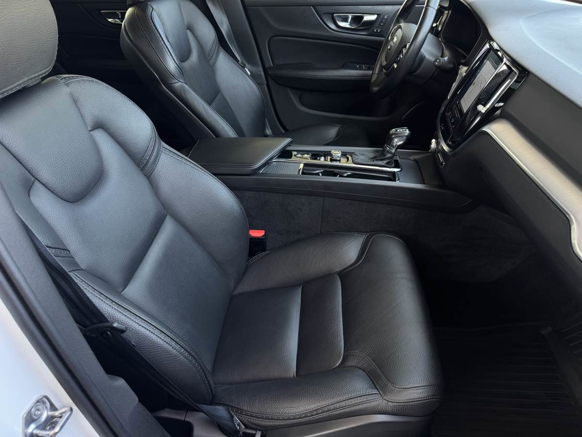 Used 2020 Volvo V60 T5 Cross Country w/ Protection Package Premier AWD/4WD image 21