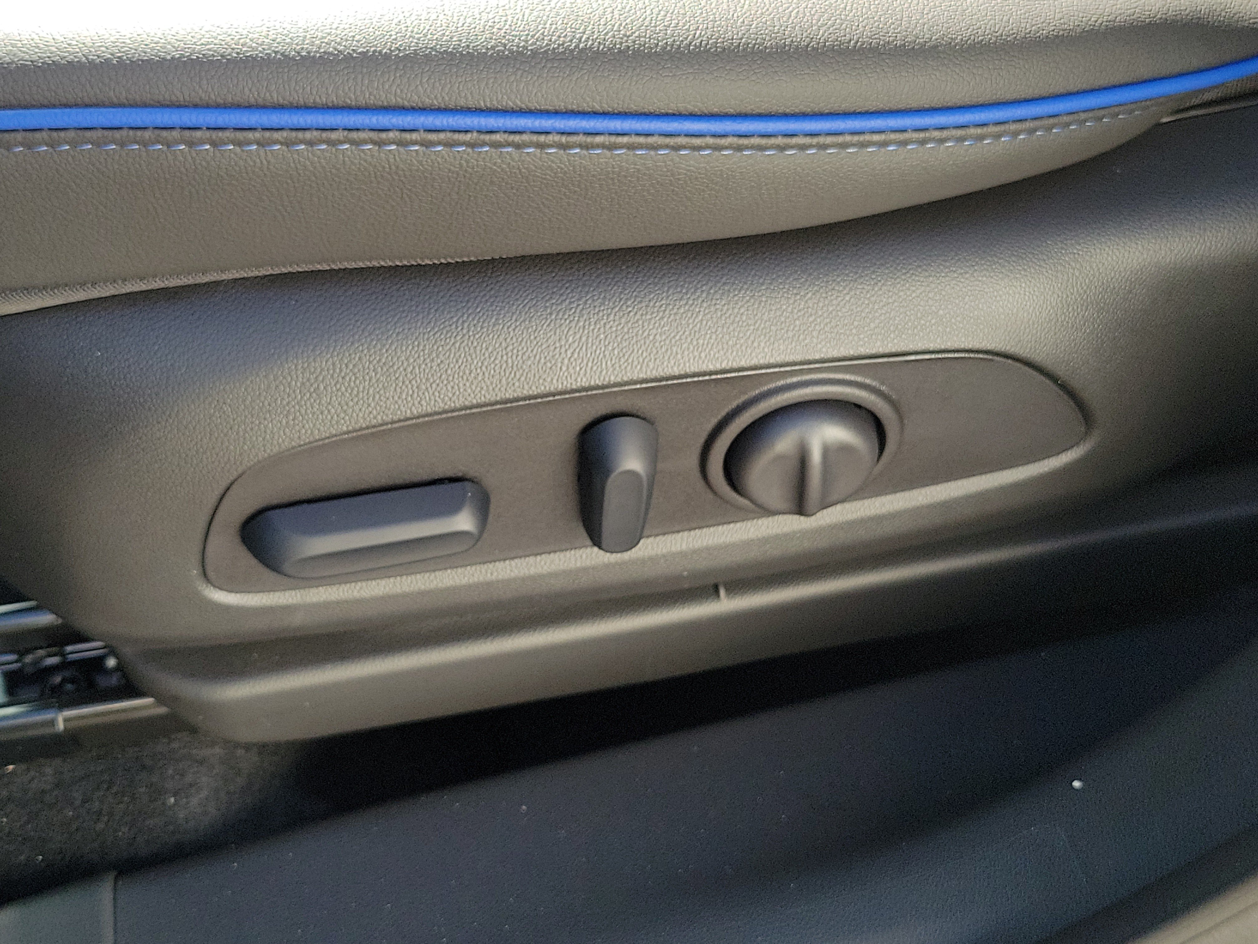 New 2026 Buick Encore GX Sport Touring w/ Advanced Technology Package FWD image 23