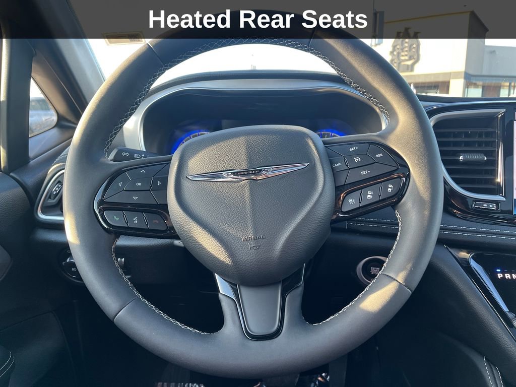 Used 2025 Chrysler Pacifica Limited image 27