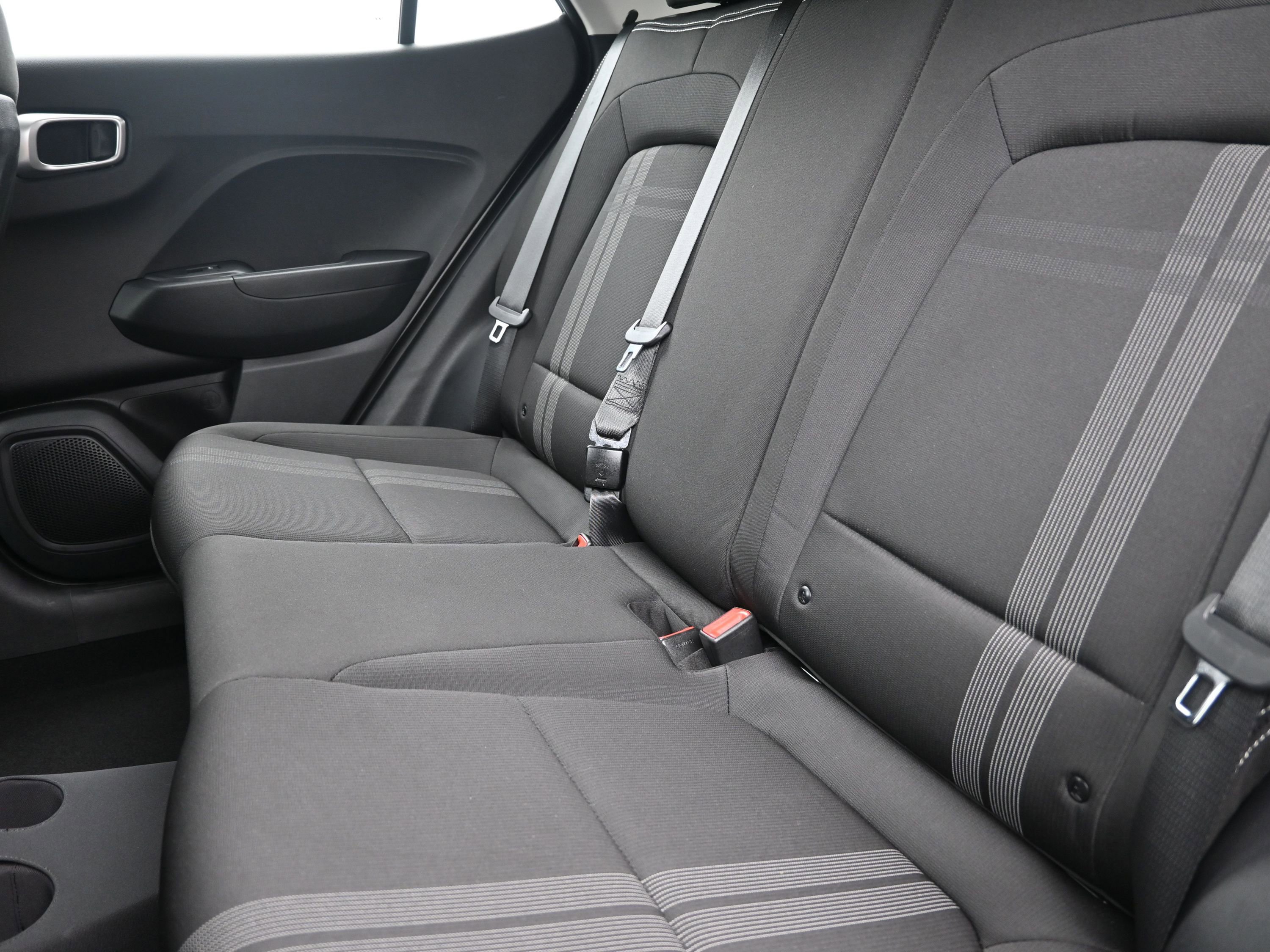 Used 2024 Hyundai Venue SEL image 23