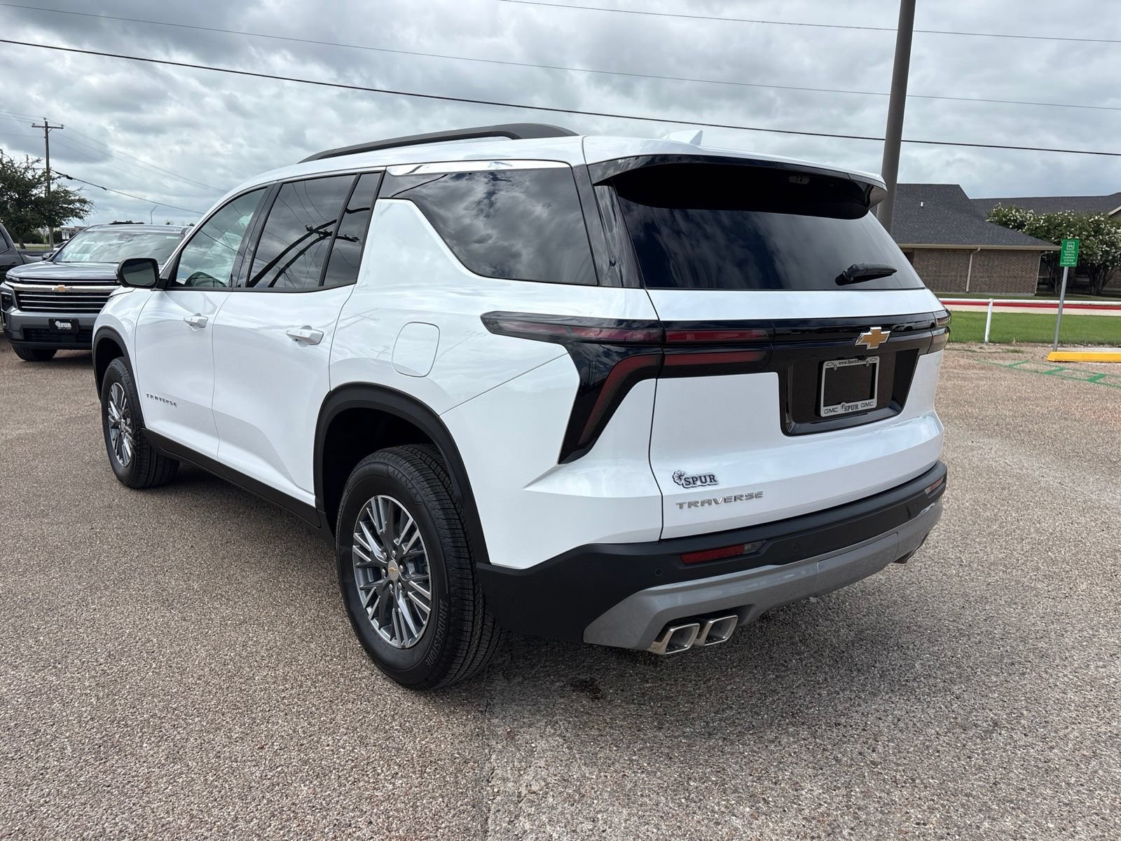 New 2026 Chevrolet Traverse LT w/ Driver Confidence Package FWD image 4