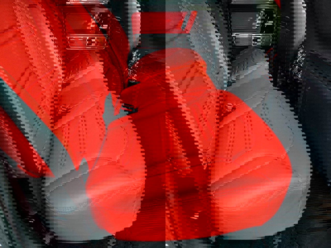 Used 2025 Mercedes-Benz G 550 image 38