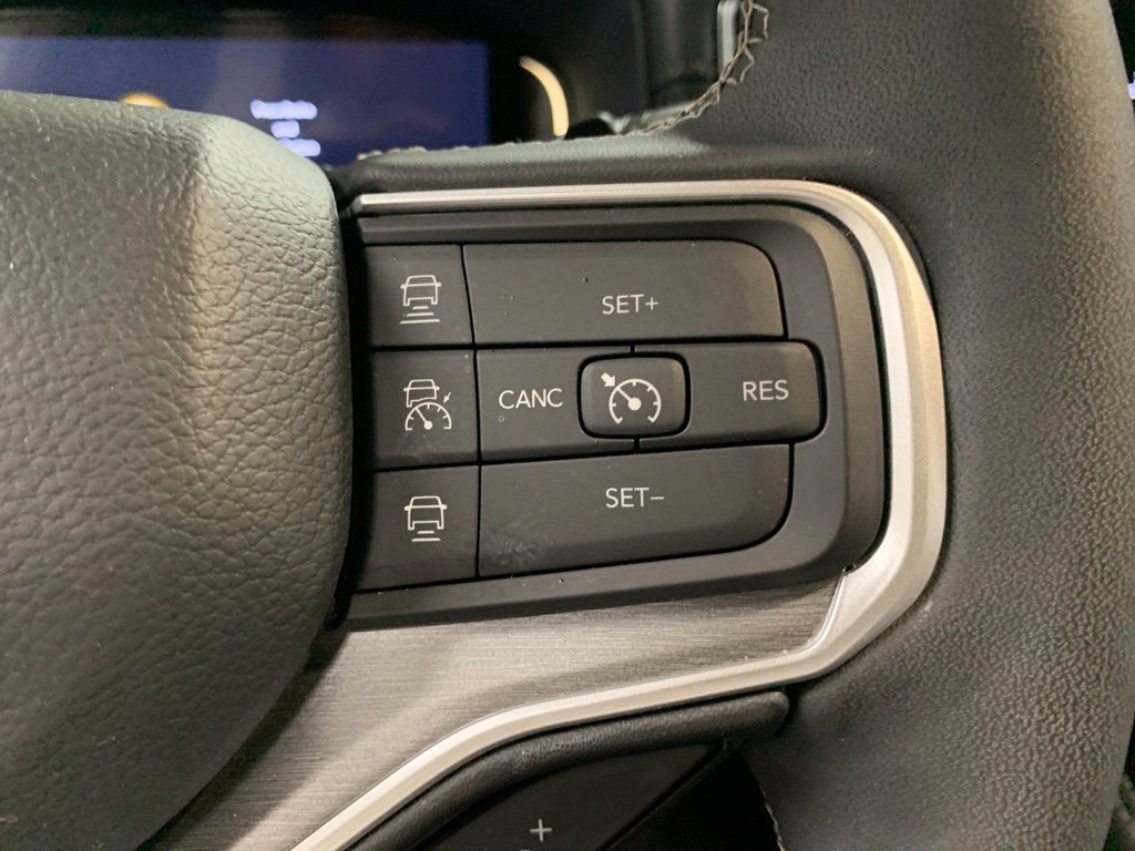 Used 2025 Jeep Wagoneer Series II AWD/4WD image 30